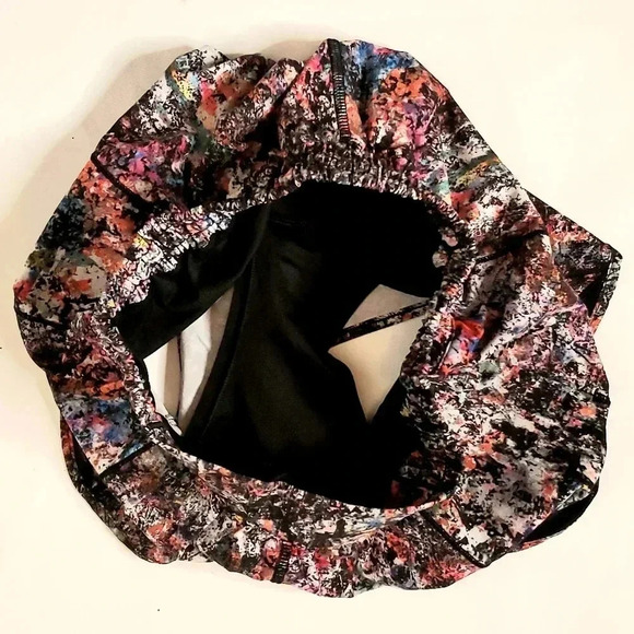 Lululemon Hotty Hot Black in Floral Sz 4 - Picture 8 of 8